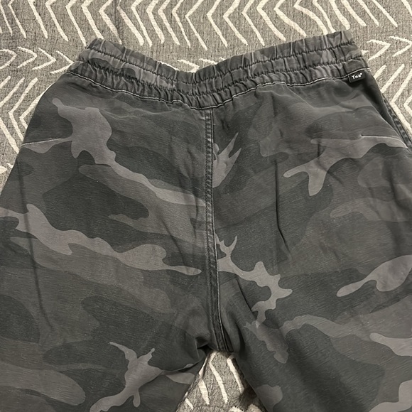 TNA camo pants - Picture 4 of 5